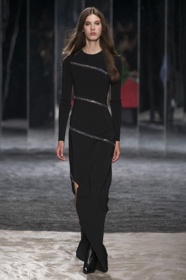 مجموعة Azzaro من الألبسة الفاخرة لخريف وشتاء 2017