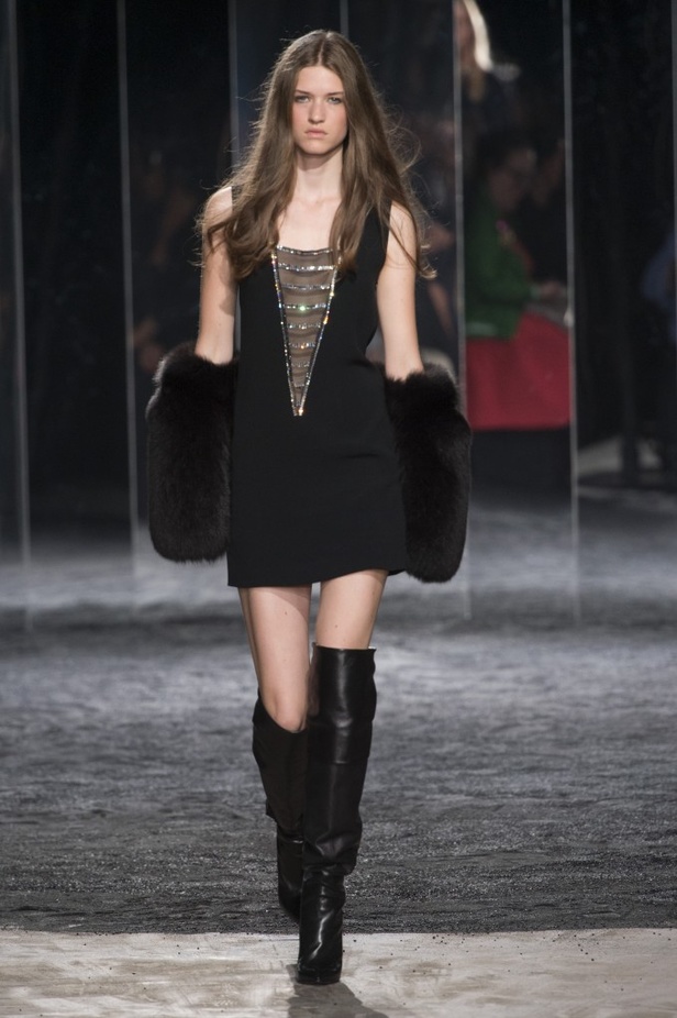 مجموعة Azzaro من الألبسة الفاخرة لخريف وشتاء 2017