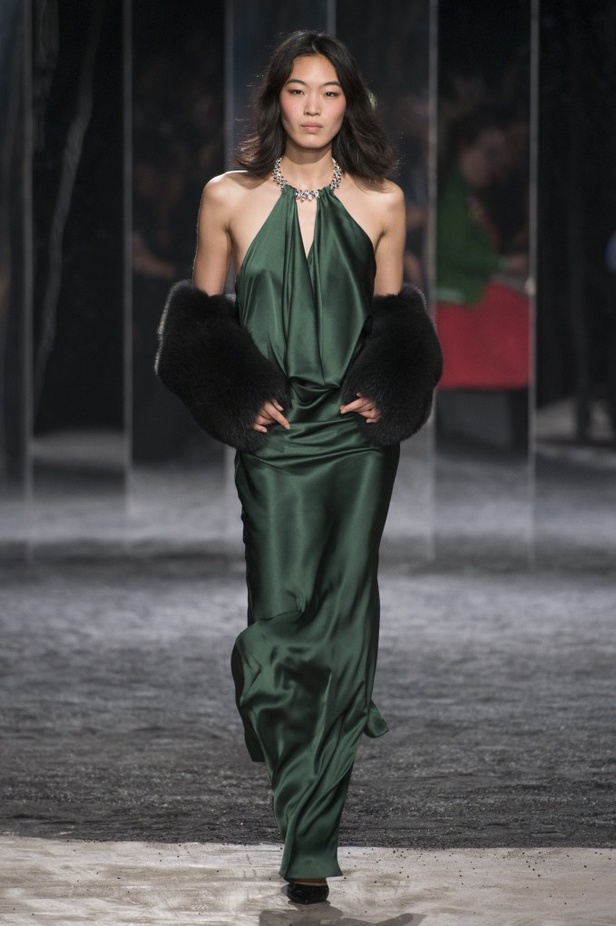 مجموعة Azzaro من الألبسة الفاخرة لخريف وشتاء 2017