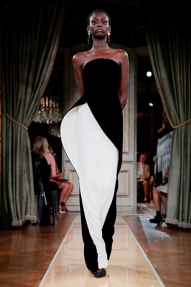 مجموعة Giorgio Armani Prive للأزياء الراقية لخريف 2018 