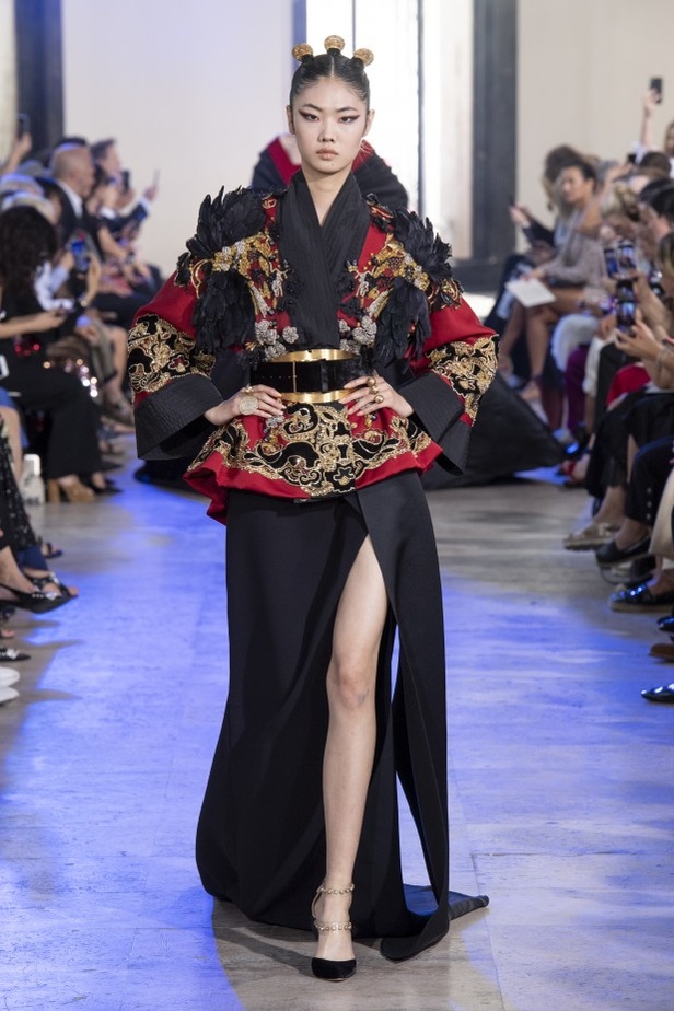 مجموعة إيلي صعب للأزياء الفاخرة لخريف وشتاء 2020 من وحي الصين