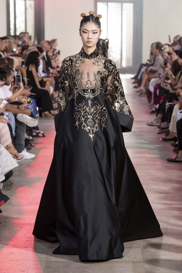 مجموعة إيلي صعب للأزياء الفاخرة لخريف وشتاء 2020 من وحي الصين