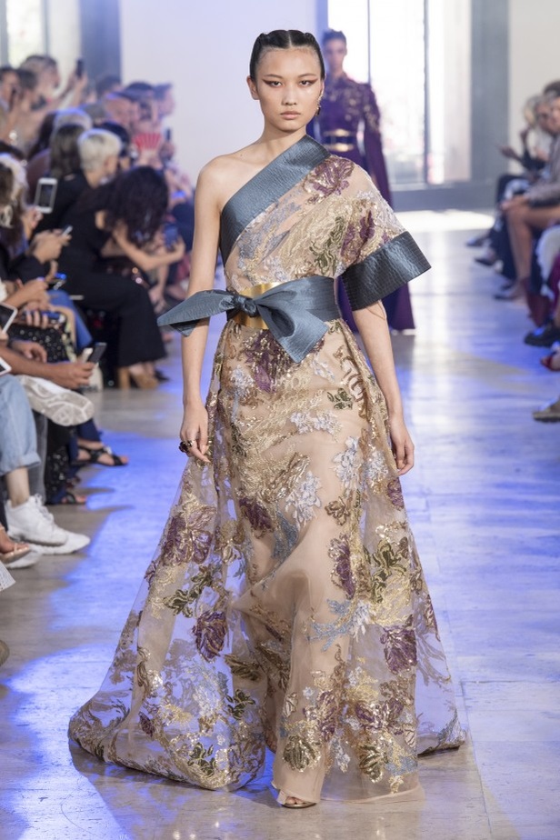 مجموعة إيلي صعب للأزياء الفاخرة لخريف وشتاء 2020 من وحي الصين