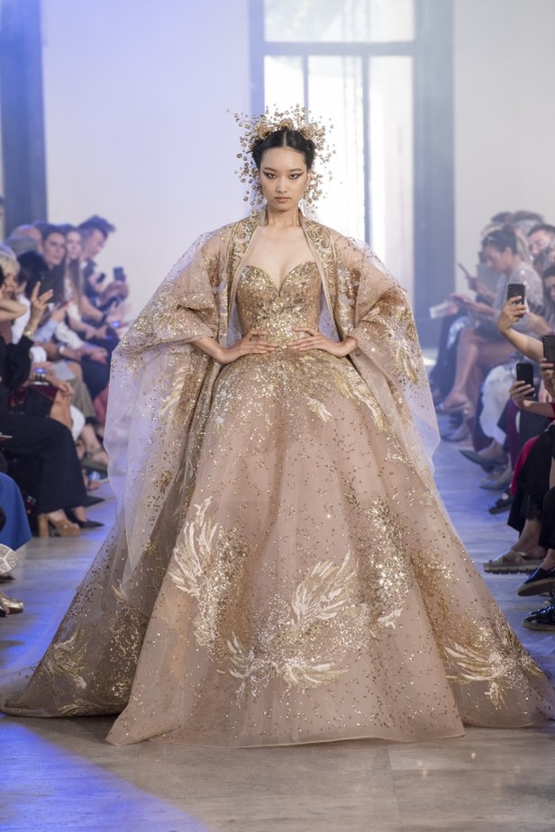 مجموعة إيلي صعب للأزياء الفاخرة لخريف وشتاء 2020 من وحي الصين