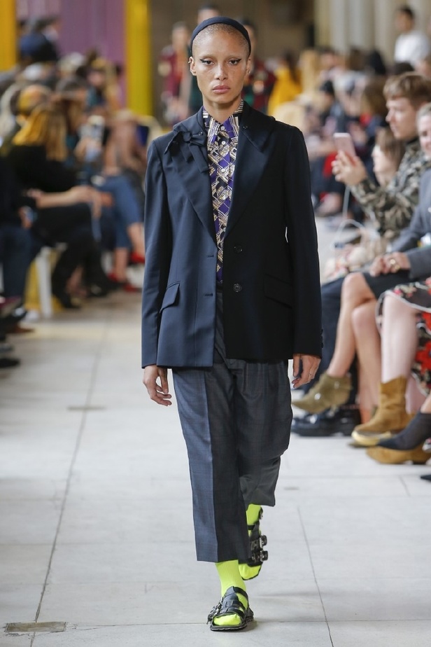 ابتكار وإبداع ضمن مجموعة ميو ميو لموسم ربيع وصيف 2018