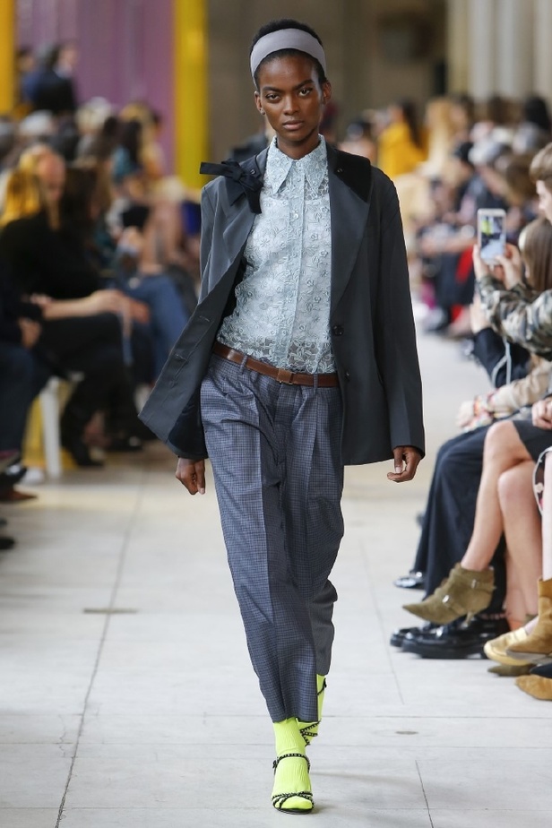 ابتكار وإبداع ضمن مجموعة ميو ميو لموسم ربيع وصيف 2018