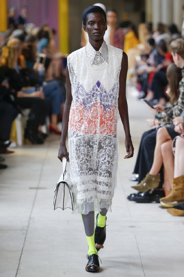 ابتكار وإبداع ضمن مجموعة ميو ميو لموسم ربيع وصيف 2018