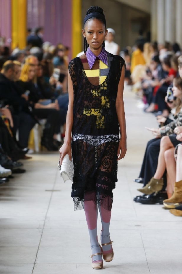 ابتكار وإبداع ضمن مجموعة ميو ميو لموسم ربيع وصيف 2018