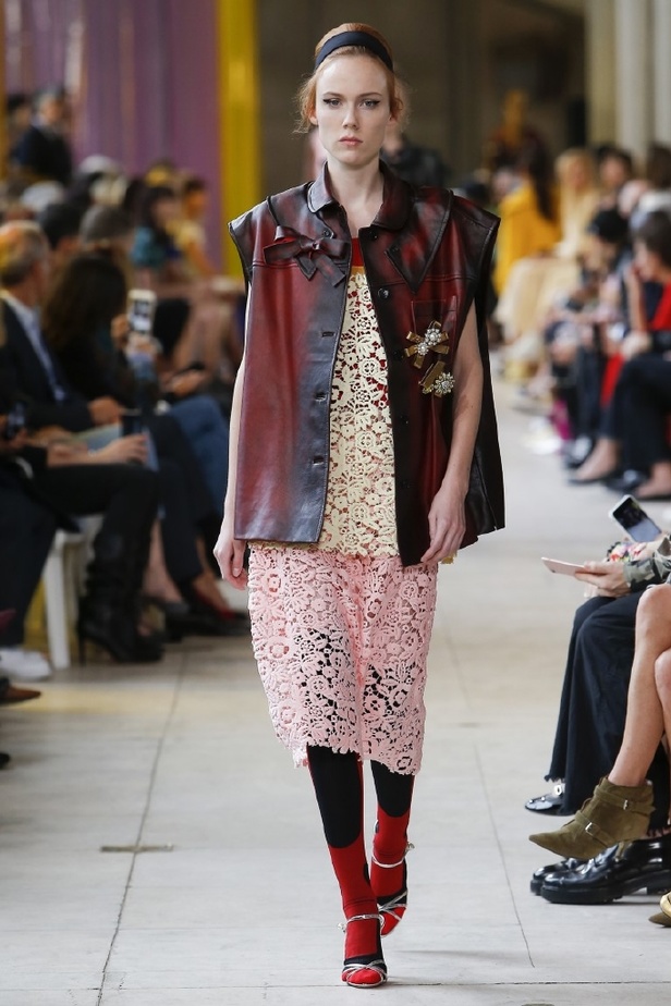 ابتكار وإبداع ضمن مجموعة ميو ميو لموسم ربيع وصيف 2018