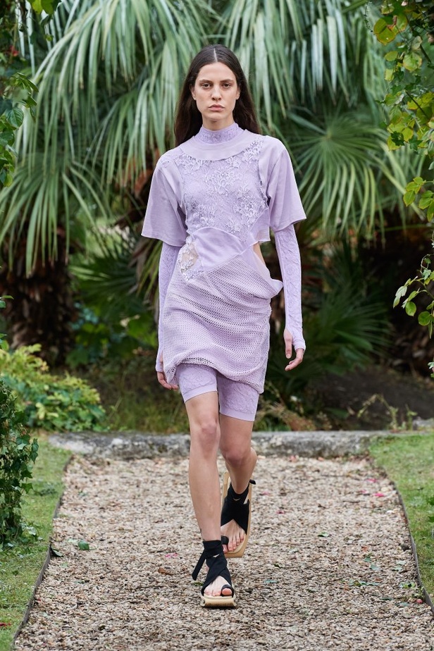 عرض ازياء مجموعة كنزو Kenzo لربيع وصيف 2021 من اسبوع الموضة في باريس