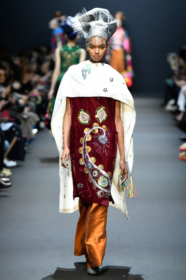 عرض أزياء Manish Arora لخريف وشتاء 2017