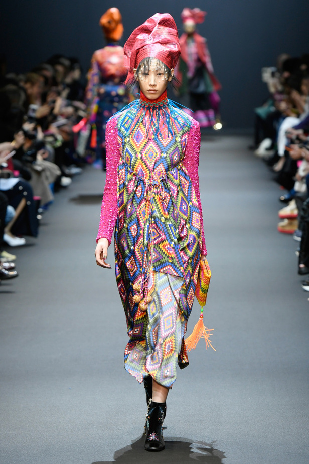 عرض أزياء Manish Arora لخريف وشتاء 2017