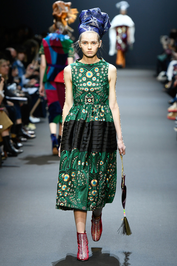 عرض أزياء Manish Arora لخريف وشتاء 2017