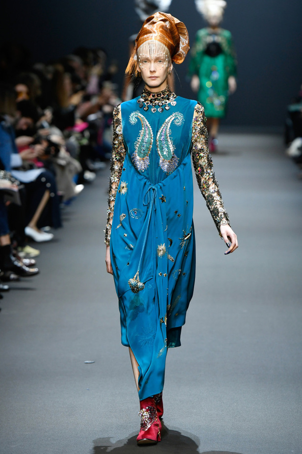 عرض أزياء Manish Arora لخريف وشتاء 2017