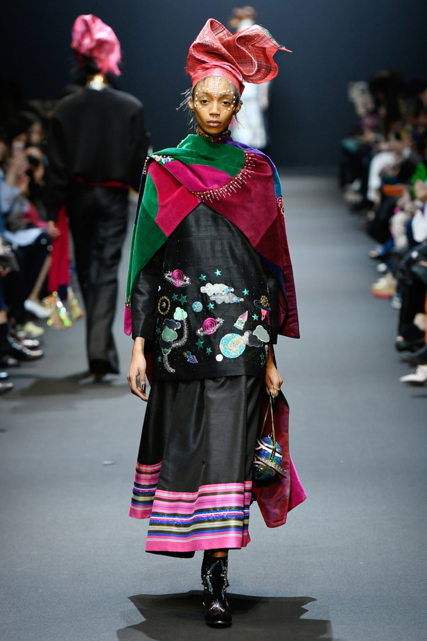 عرض أزياء Manish Arora لخريف وشتاء 2017