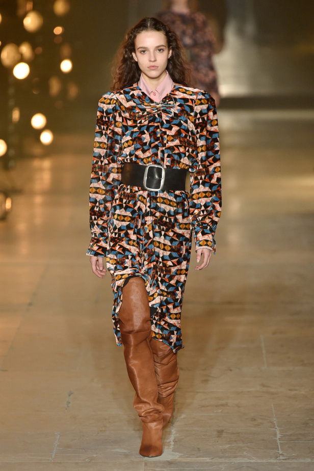 عرض أزياء إيزابيل ماران لخريف وشتاء 2017