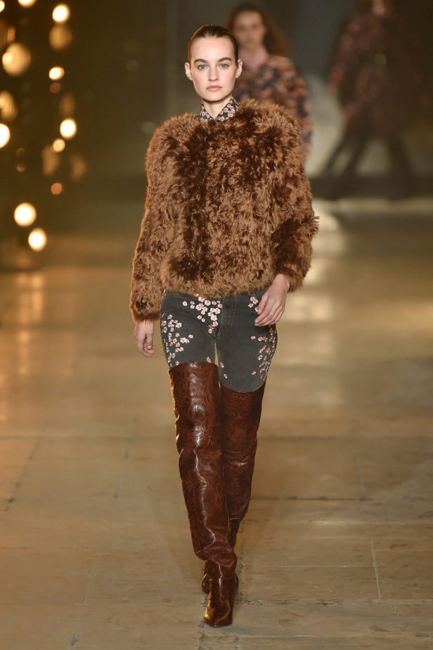 عرض أزياء إيزابيل ماران لخريف وشتاء 2017