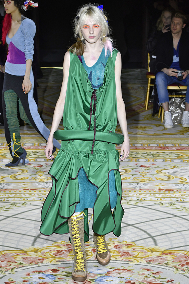 مجموعة فيفيان ويستوود للألبسة الجاهزة لخريف و شتاء 2017