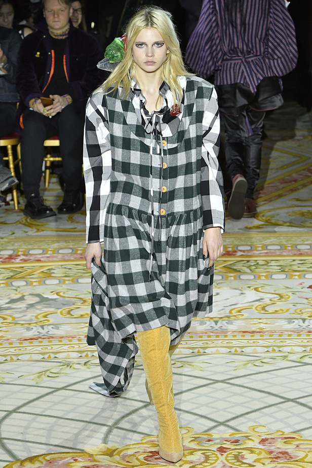 مجموعة فيفيان ويستوود للألبسة الجاهزة لخريف و شتاء 2017