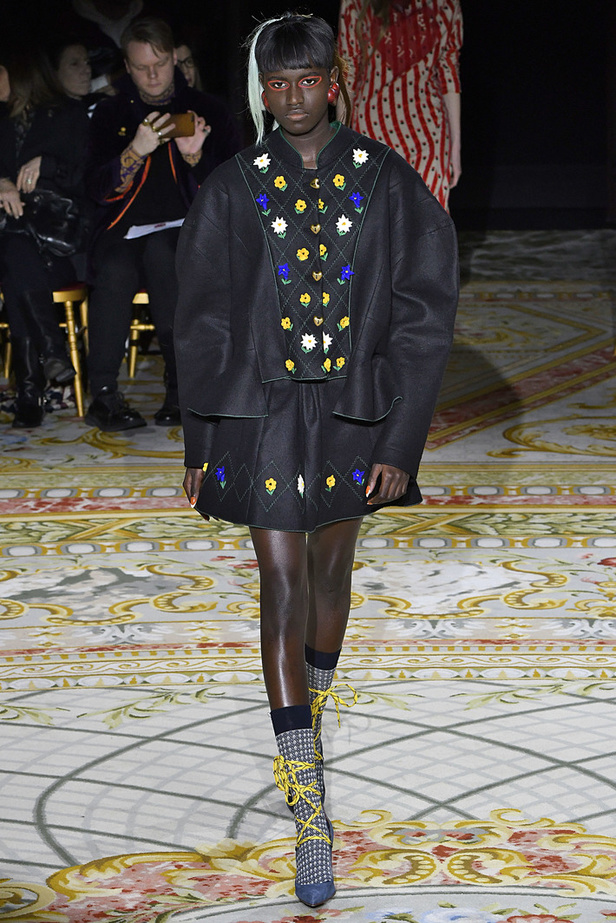 مجموعة فيفيان ويستوود للألبسة الجاهزة لخريف و شتاء 2017