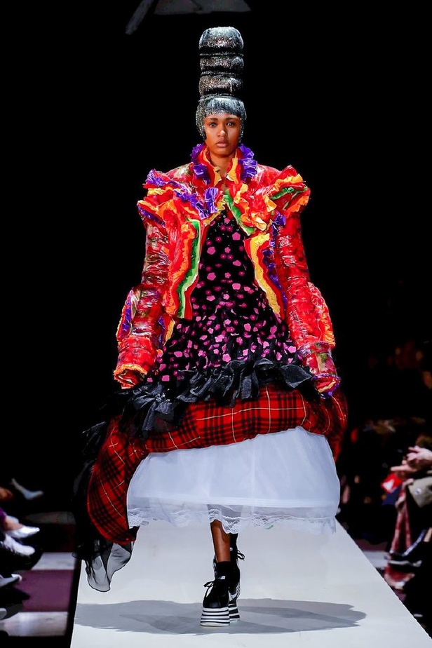 عرض ازياء كوم دي غارسون لخريف وشتاء 2018