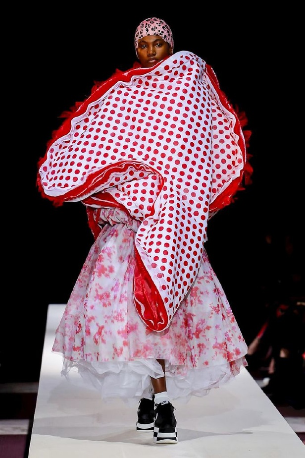 عرض ازياء كوم دي غارسون لخريف وشتاء 2018