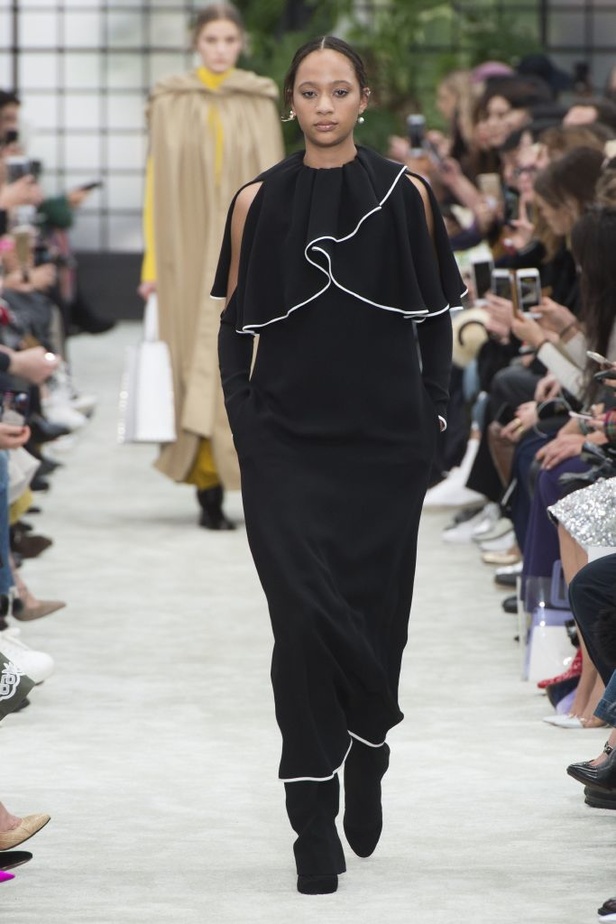 مجموعة Valentino للألبسة الجاهزة لخريف و شتاء 2018