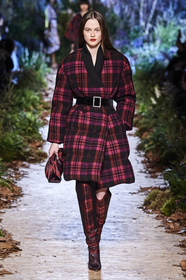 مجموعة "رالف أند روسو" Ralph & Russo لخريف وشتاء 2020 - 2021 