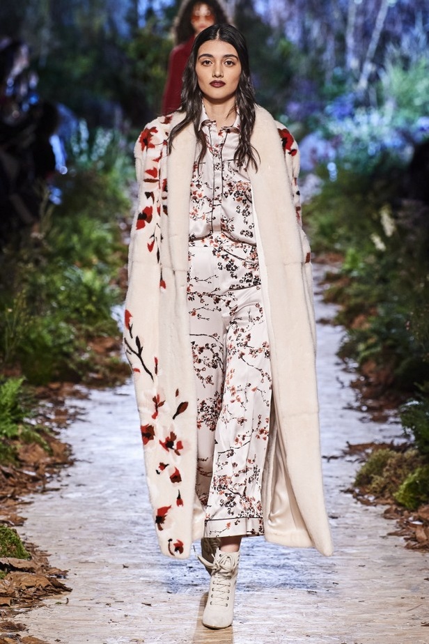 مجموعة "رالف أند روسو" Ralph & Russo لخريف وشتاء 2020 - 2021 