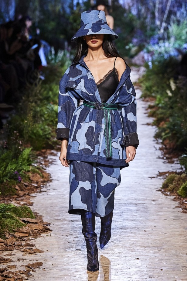 مجموعة "رالف أند روسو" Ralph & Russo لخريف وشتاء 2020 - 2021 