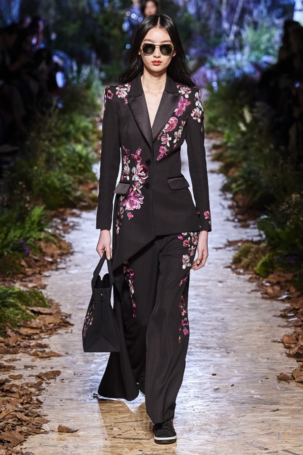 مجموعة "رالف أند روسو" Ralph & Russo لخريف وشتاء 2020 - 2021 