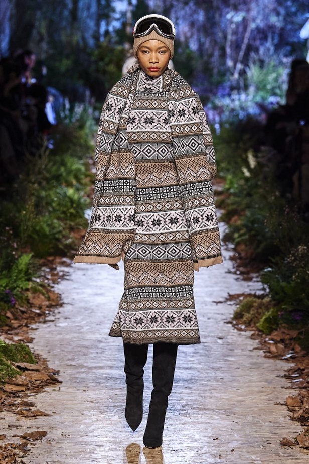 مجموعة "رالف أند روسو" Ralph & Russo لخريف وشتاء 2020 - 2021 