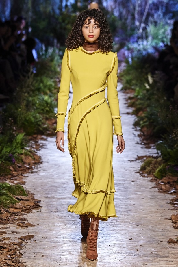 مجموعة "رالف أند روسو" Ralph & Russo لخريف وشتاء 2020 - 2021 