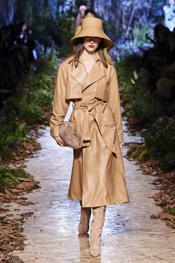 مجموعة "رالف أند روسو" Ralph & Russo لخريف وشتاء 2020 - 2021 