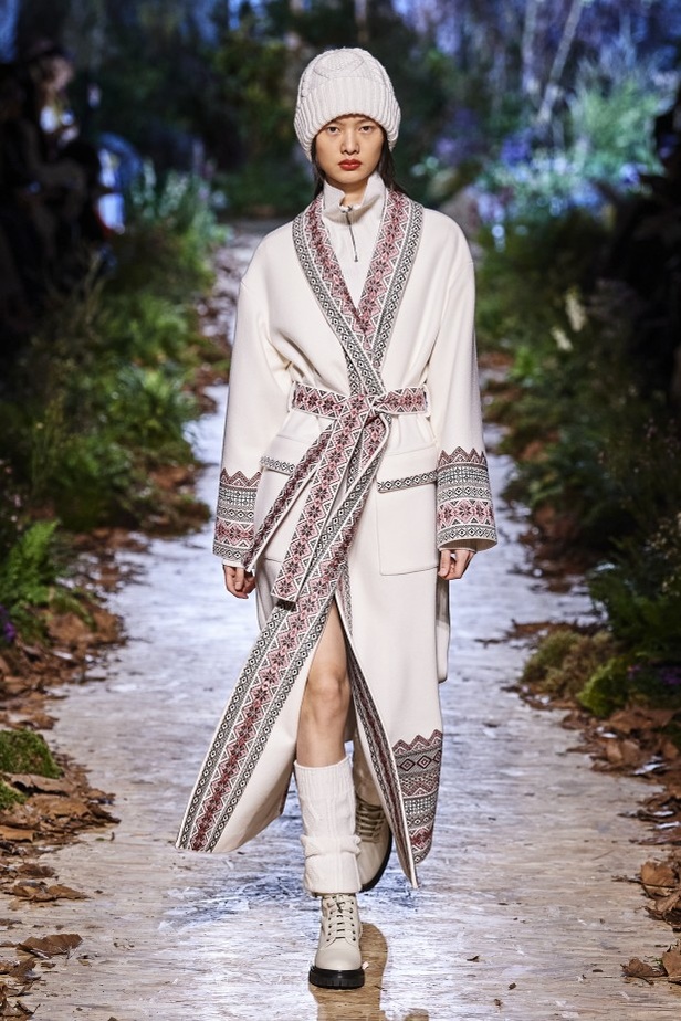 مجموعة "رالف أند روسو" Ralph & Russo لخريف وشتاء 2020 - 2021 