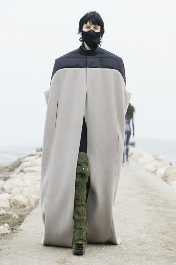 عرض ازياء مجموعة Rick Owens لخريف وشتاء 2021-2022