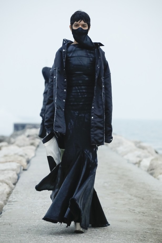 عرض ازياء مجموعة Rick Owens لخريف وشتاء 2021-2022