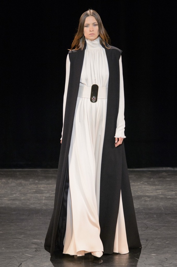 مجموعة Stephane Rolland  للألبسة الفاخرة في باريس