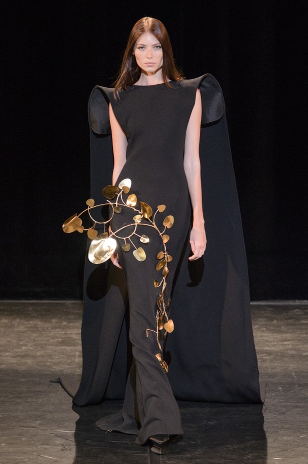 مجموعة Stephane Rolland  للألبسة الفاخرة في باريس