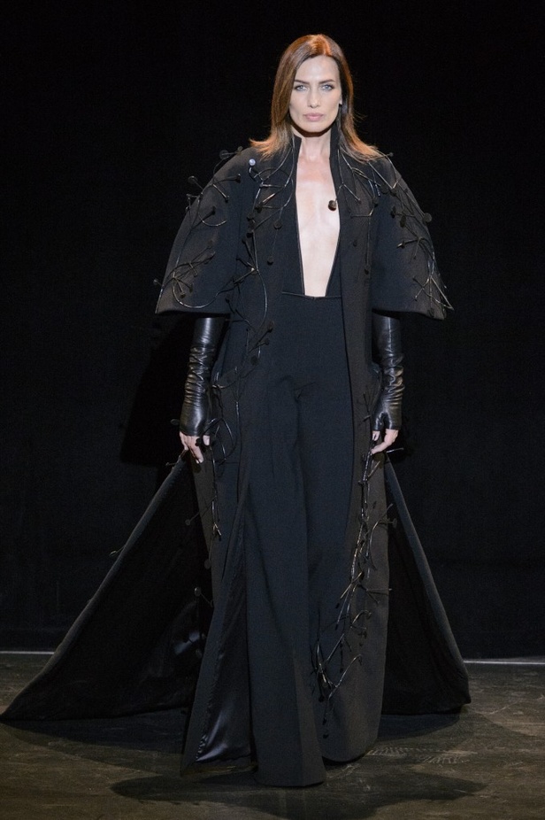 مجموعة Stephane Rolland  للألبسة الفاخرة في باريس