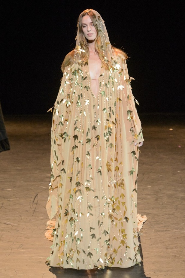 مجموعة Stephane Rolland  للألبسة الفاخرة في باريس