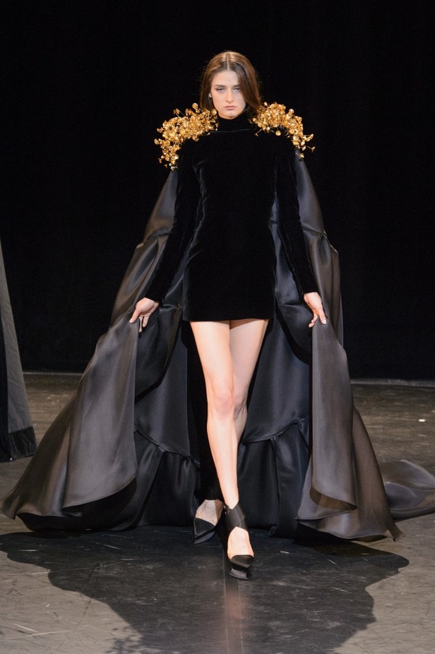 مجموعة Stephane Rolland  للألبسة الفاخرة في باريس