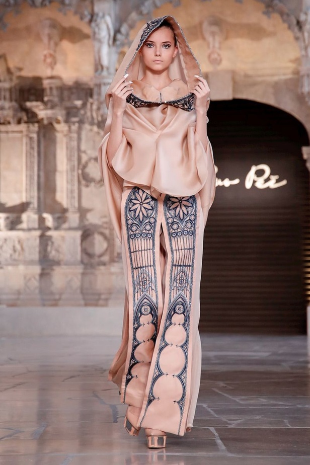 مجموعة Guo Pei للأزياء الفاخرة لخريف ٢٠١٨ !