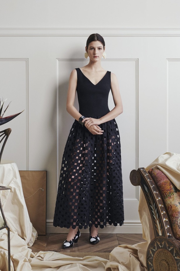 مجموعة Tory Burch ريزورت 2022 تلبي الاحتياجات لإطلالة عملية في كل يوم