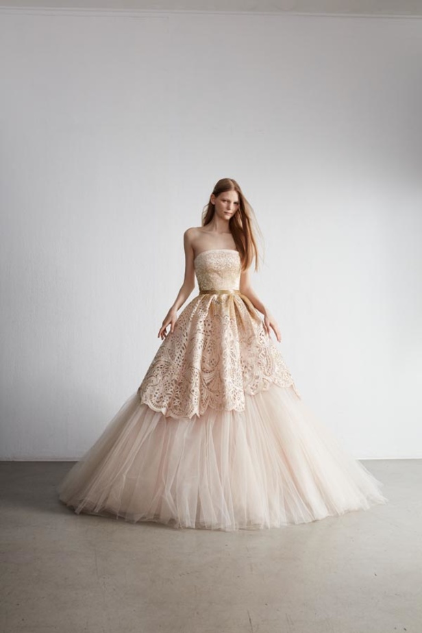 مجموعة رامي العلي من الألبسة الفاخرة لخريف وشتاء 2021 - 2022 مستوحاة من التفاصيل المعمارية 