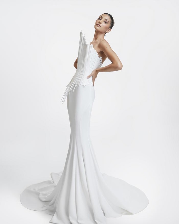 تفاصيل مبهرة في مجموعة طوني ورد من الهوت كوتور لخريف وشتاء 2021 - 2022