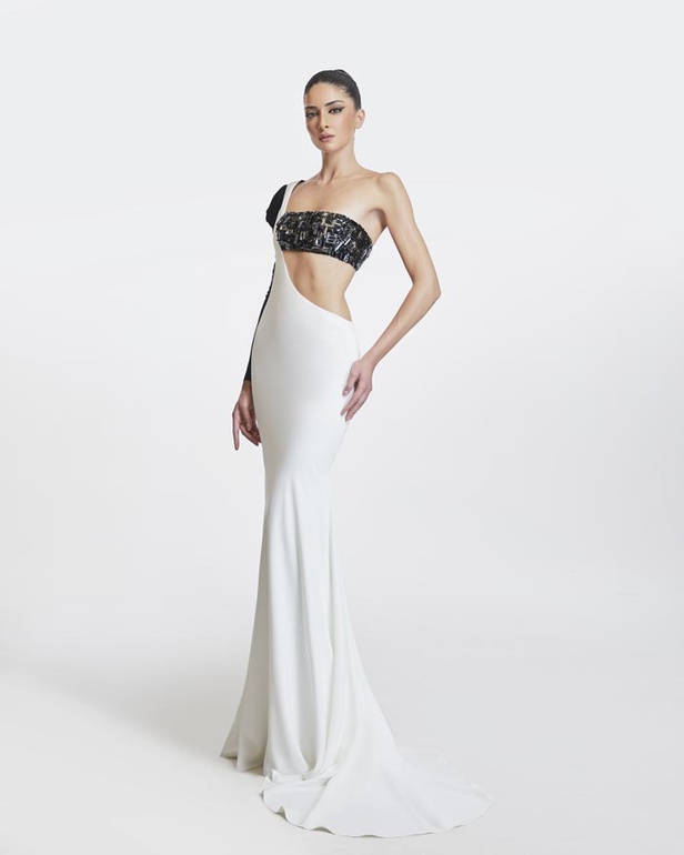 تفاصيل مبهرة في مجموعة طوني ورد من الهوت كوتور لخريف وشتاء 2021 - 2022