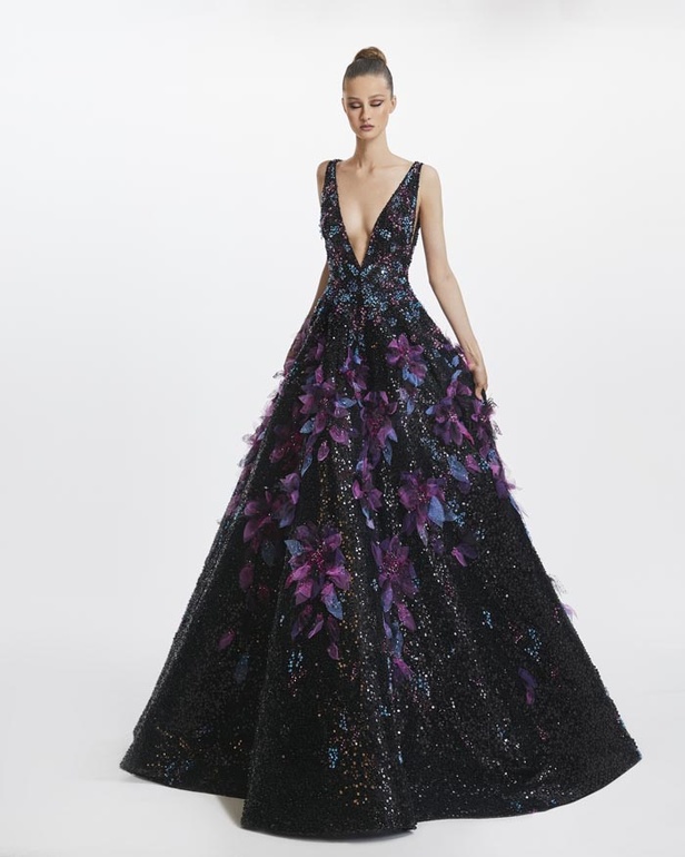 تفاصيل مبهرة في مجموعة طوني ورد من الهوت كوتور لخريف وشتاء 2021 - 2022