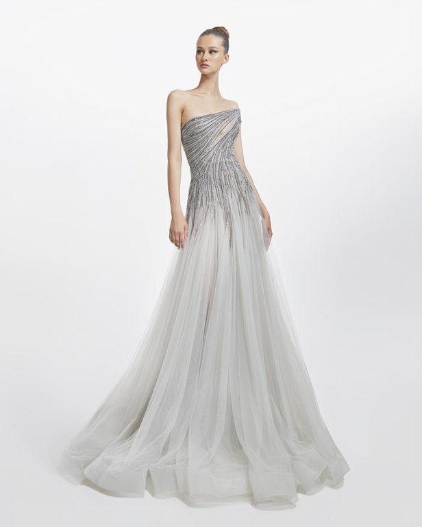 تفاصيل مبهرة في مجموعة طوني ورد من الهوت كوتور لخريف وشتاء 2021 - 2022