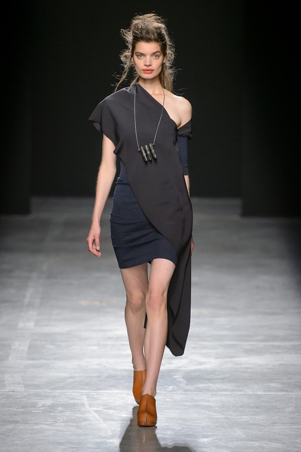 مجموعة “اندريا كرونثالر" لـ "فيفيان ويستوود” لموسم ربيع وصيف 2017